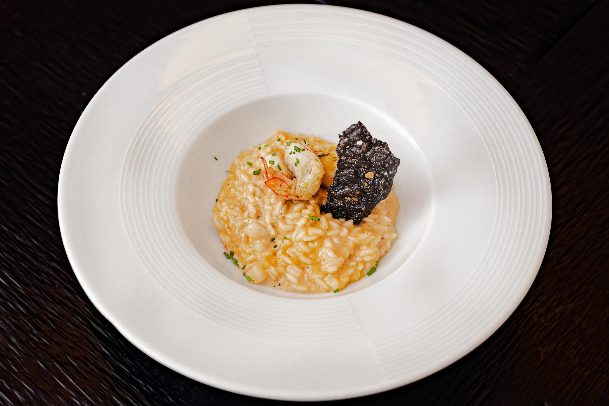 Talerz z rzemieślniczym risotto